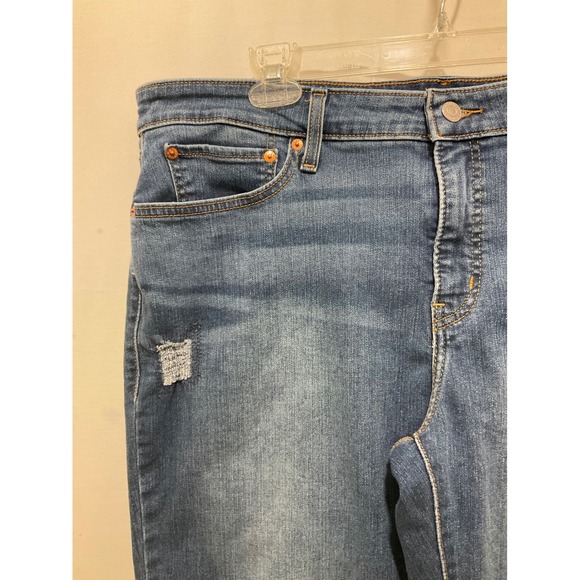 Levis Boyfriend Jeans Womens 18W Medium Wash Distressed Denim Relaxed Fit - Picture 2 of 11